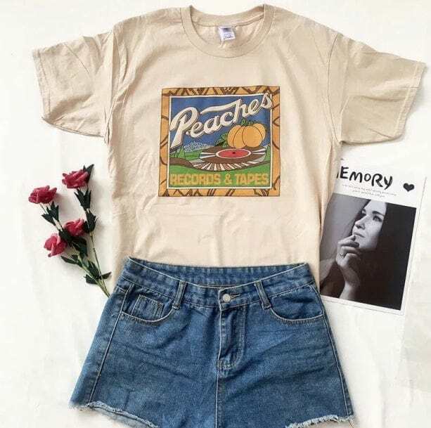 Retro Peaches Y2K Graphic Tee - Cute Oversized Aesthetic Shirt