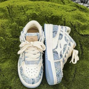 Star Patch Sneakers: Y2K Fashion Meets Grunge Aesthetic for Cute Outfits